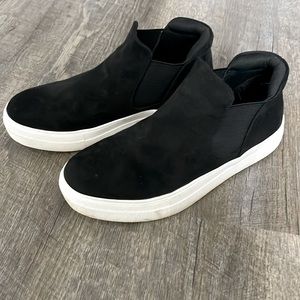 Womens slip on sneaker size 8 1/2